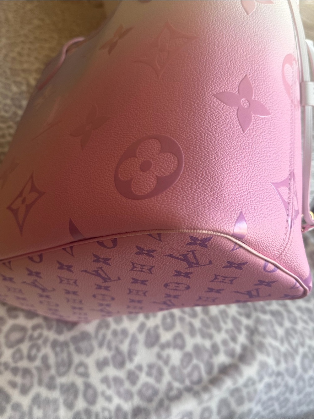 Louis Vuitton Sunrise Pastel Neverfull Tote - Picture 4 of 12